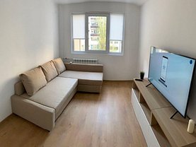 Apartament de vânzare 3 camere, în Bucureşti, zona Lujerului