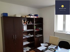 Apartament de vânzare 3 camere în Resita, Lunca