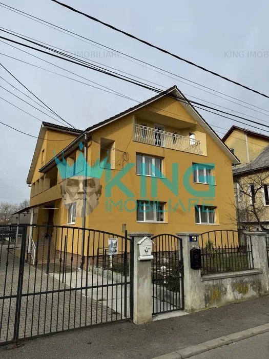Casa | 4 Camere | 3 dormitoare | 2 bai | 2 livinguri | 400mp