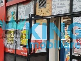 Vânzare spaţiu comercial
