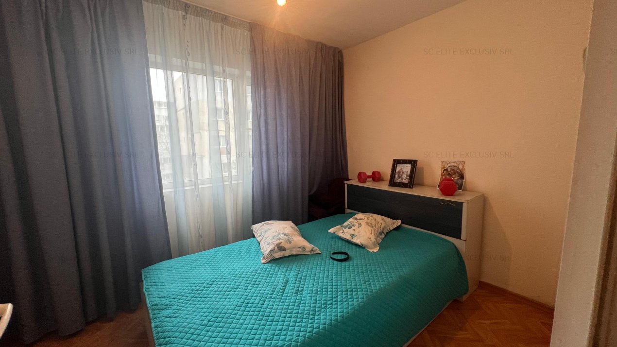 Apartament 3 camere de vanzare in Centru -Navodari - etaj 2, acte la zi