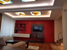 Casa de închiriat 6 camere, în Constanţa, zona Faleza Nord