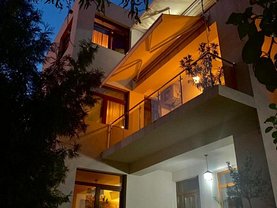 Casa de vânzare 8 camere, în Mamaia-Sat, zona Central
