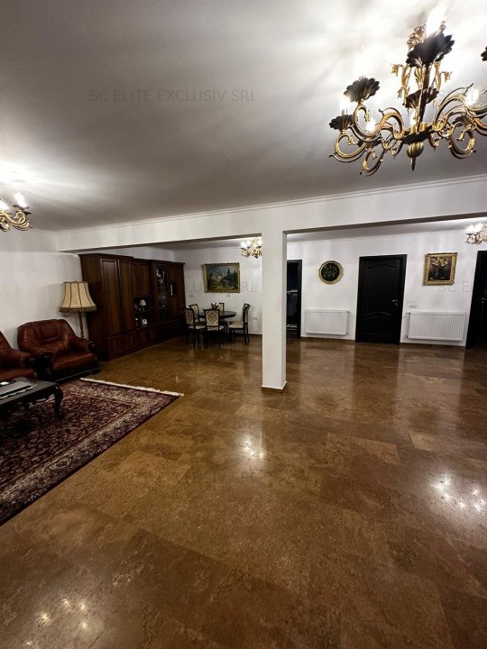 Corbu- Pensiune P+1E cu 10 camere, mobilata si utilata complet.