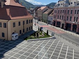Apartament de închiriat 3 camere, în Braşov, zona Centrul Istoric