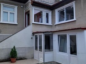 Casa de vânzare 3 camere, în Braşov, zona Aurel Vlaicu