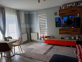 Apartament de vânzare 3 camere, în Braşov, zona 13 Decembrie