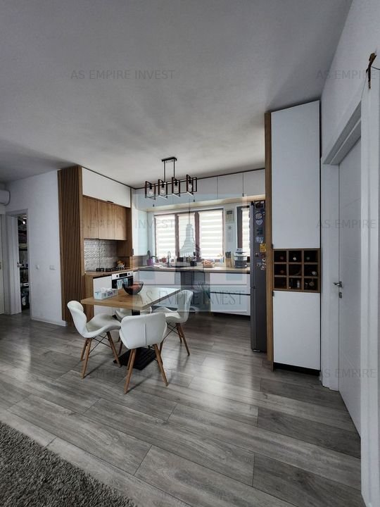 De vanzare apartament 3 camere Sanpetru