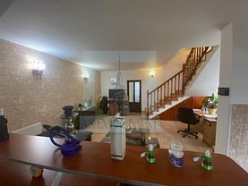 Casa de vânzare 6 camere, în Sacele, zona Central