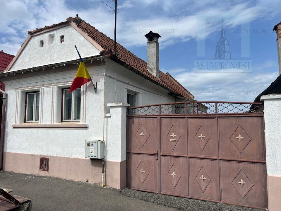 Casa singur in curte, 350 mp teren - zona Sanpetru (ID:12953)