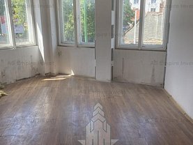 Închiriere spaţiu comercial