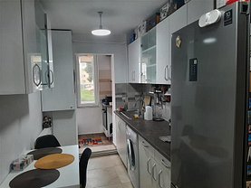 Apartament de vânzare 3 camere, în Turda, zona Central