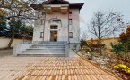 Casa / Vila cu 8 camere de vanzare in zona Bucurestii Noi - imaginea 1