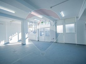 Vânzare spaţiu industrial