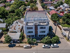 Vânzare spaţiu comercial în Tunari, Central