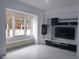 Apartament de vânzare 3 camere, în Bucureşti, zona Calea Plevnei