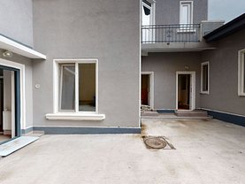 Vânzare spaţiu comercial