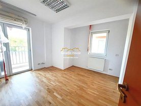 Apartament de închiriat 4 camere, în Bucureşti, zona Ştefan cel Mare