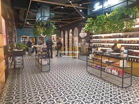 Vânzare spaţiu comercial