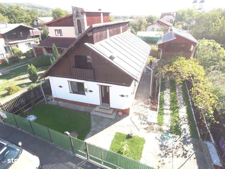 Casa de Vanzare Campina Casa si Garaj 600mp