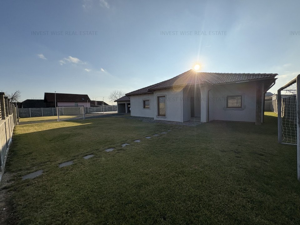 SUPER CASA | Pischia | 240 mp | 1550 mp curte | teren de fotbal +teren baschet