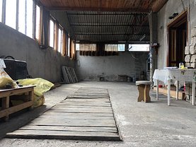 Vânzare spaţiu industrial