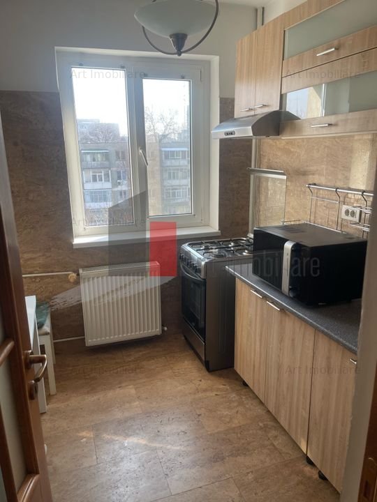 Apartament cu 2 Camere pe Bulevardul Basarabia - metrou Costin Georgian 5 min