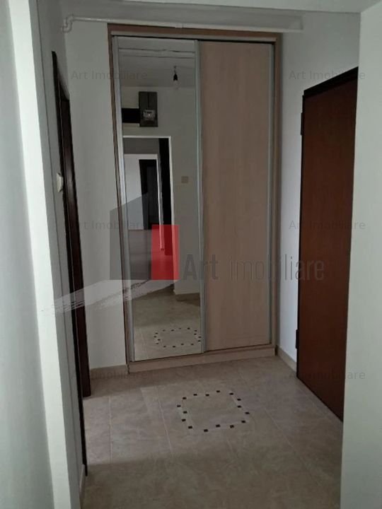 Vand apartament 3 camere titulescu