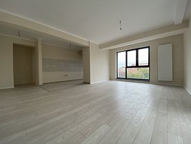 Apartament de vânzare 3 camere, în Bucureşti, zona Pipera