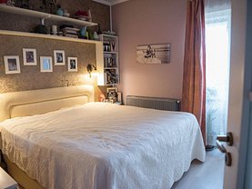 Apartament de vânzare 3 camere, în Floreşti