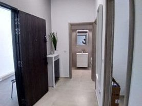 Apartament de vânzare 3 camere, în Bucureşti, zona Mihai Bravu