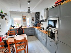Casa de vânzare 4 camere, în Sibiu, zona Arhitecţilor - Calea Cisnădiei