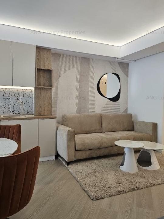 PRIMA INCHIRIERE DOUA CAMERE ZONA PIPERA CORTINA NORTH