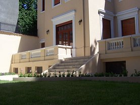 Casa de vanzare 13 camere, în Bucuresti, zona Dacia