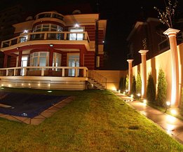 Casa de închiriat 8 camere, în Bucureşti, zona Herăstrău