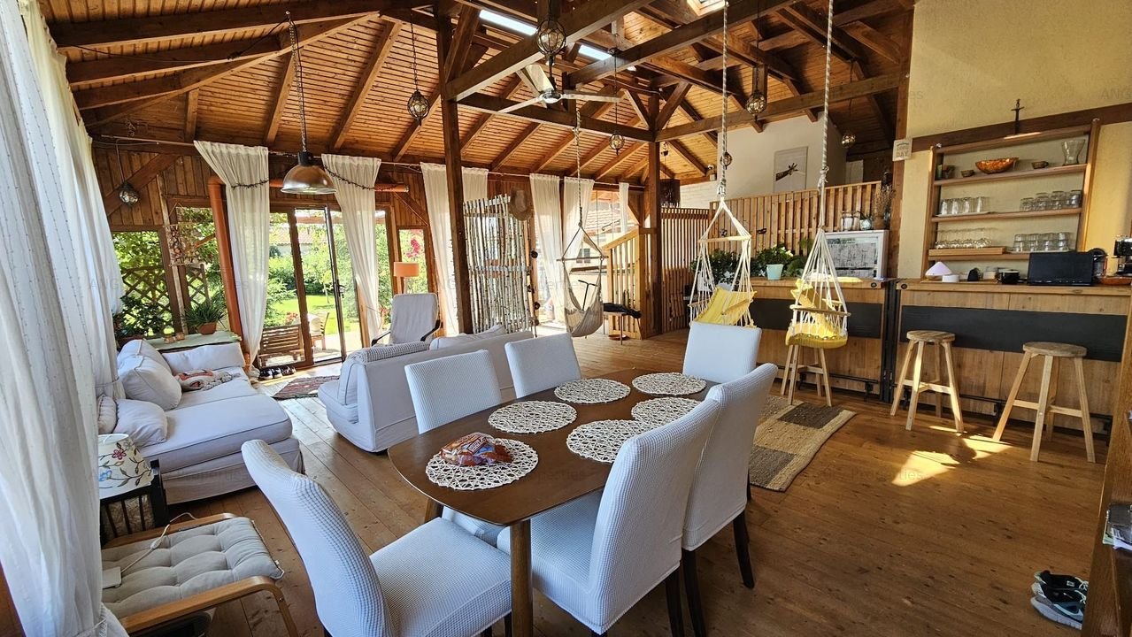 Casa de inchiriat | Terasa si curte remarcabile | 6 camere