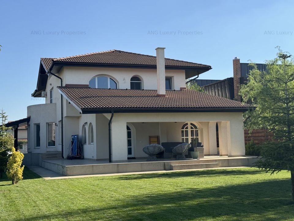Vila individuala, teren 1050 mp si vedere spre lac, gated comunity