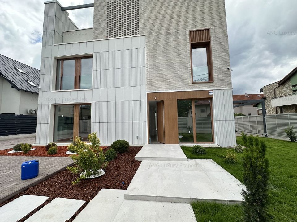 LUXURY VILLA  FOR SALE PIPERA