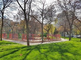 Apartament de vânzare 3 camere, în Bucureşti, zona Octavian Goga