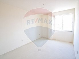 Apartament de vânzare 3 camere, în Floresti, zona Central