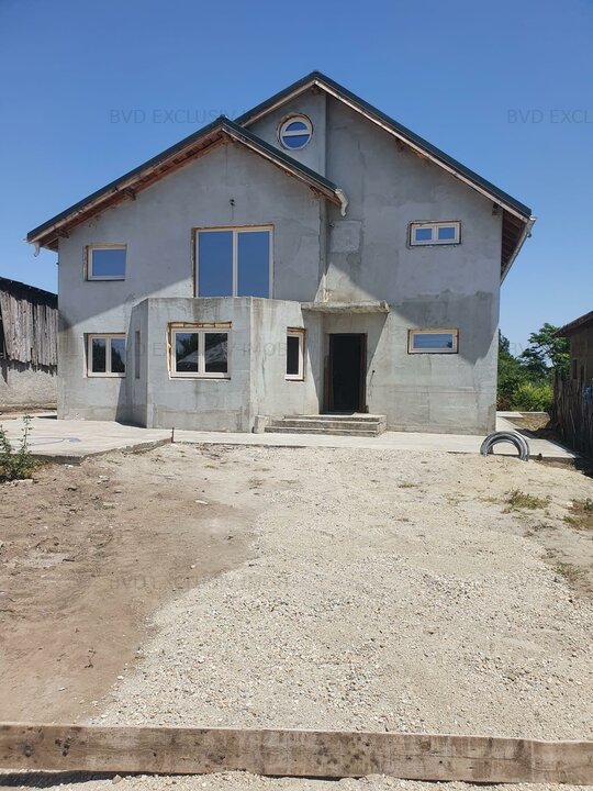 Casa de vanzare in localitatea Oinacu jud Giurgiu