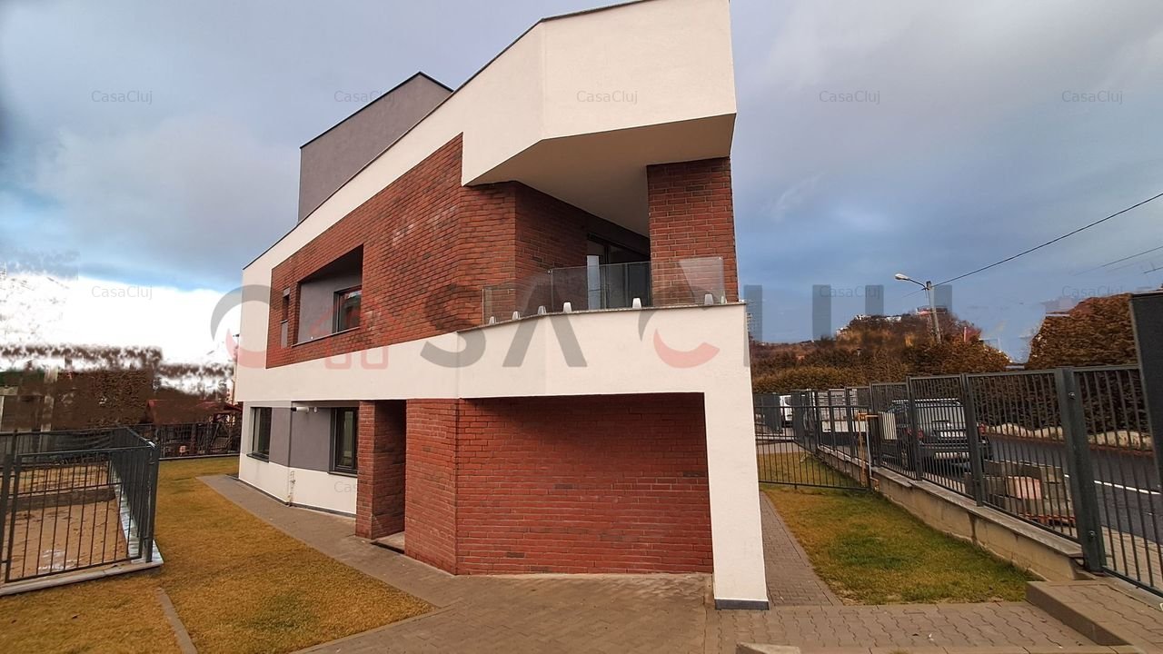 Casa tip Duplex,  6 camere, Campului!!