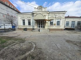Închiriere spaţiu comercial