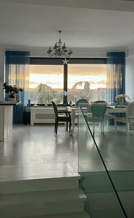 Penthouse Exclusivist cu Vedere la Mare - Disponibil pentru Închiriere