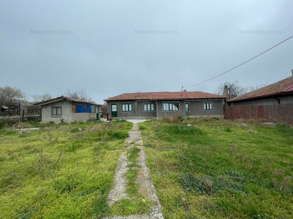 Casa cu 4 camere si teren de 471mp, in localitatea Techirghiol