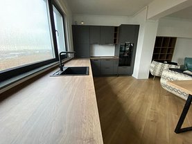 Apartament de vânzare 3 camere, în Bucureşti, zona Pipera