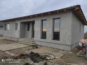 Casa de vânzare 3 camere, în Sântandrei