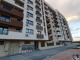 Apartament de vânzare 3 camere, în Bacău, zona Ştefan cel Mare