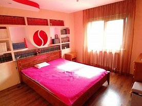 Apartament de vânzare 3 camere, în Bacau, zona Alexandru cel Bun