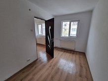 Apartament de vânzare 2 camere în Bacau, Milcov